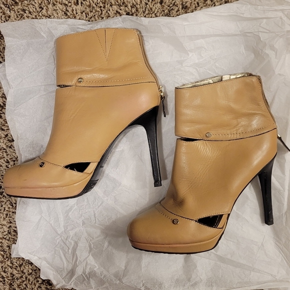 Elaine Turner Women's Tan Leather Boots - Picture 2 of 5